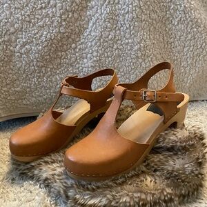 Swedish Hasbeens Tan Leather T-Strap Heels- worn 2x (sz 39/ women’s 8.5-9)